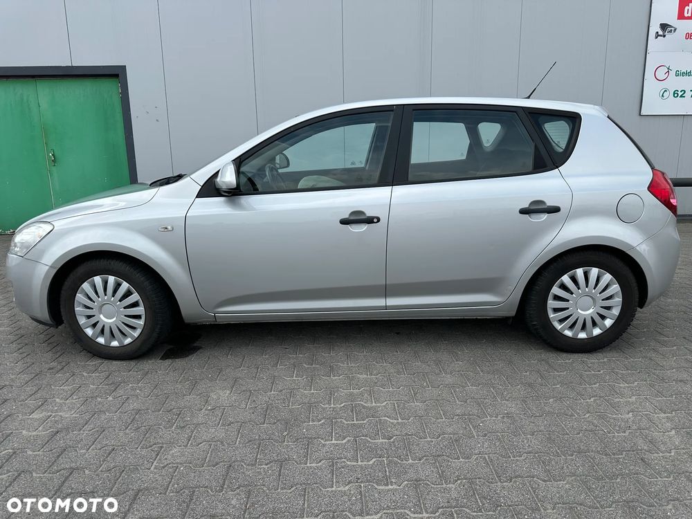Kia Ceed - 7