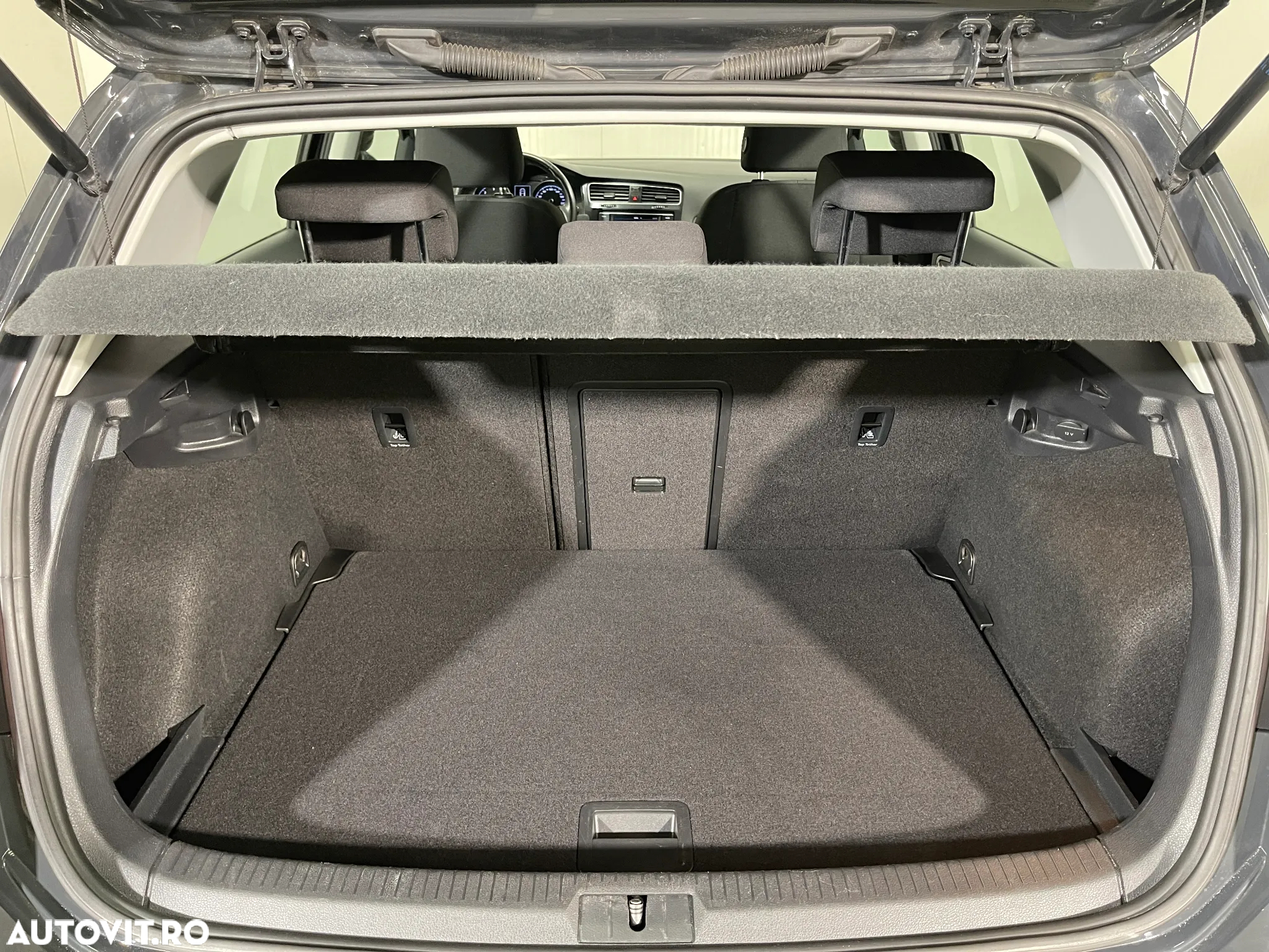 Volkswagen Golf 1.6 TDI Comfortline - 11