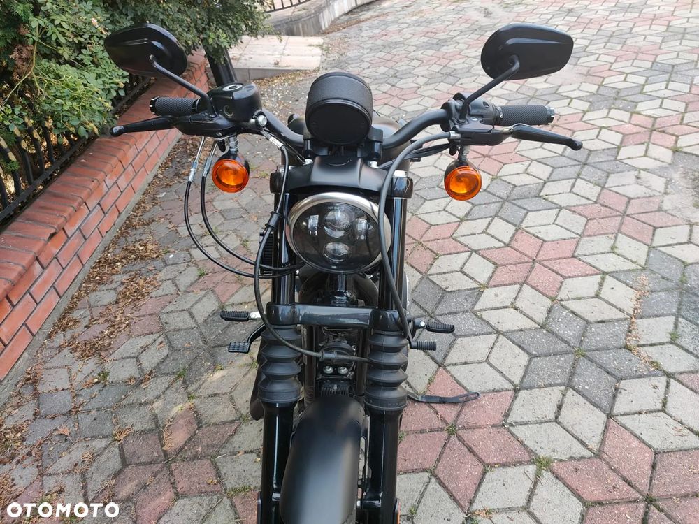 Harley-Davidson Sportster Iron 883 - 34