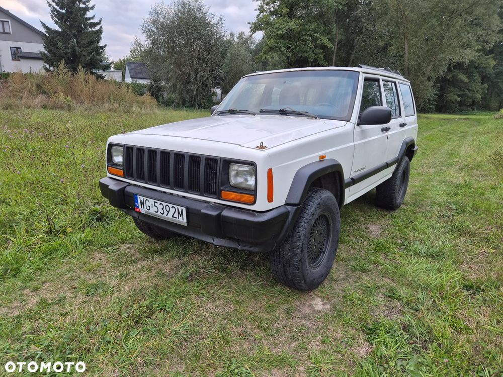 Jeep Cherokee - 1