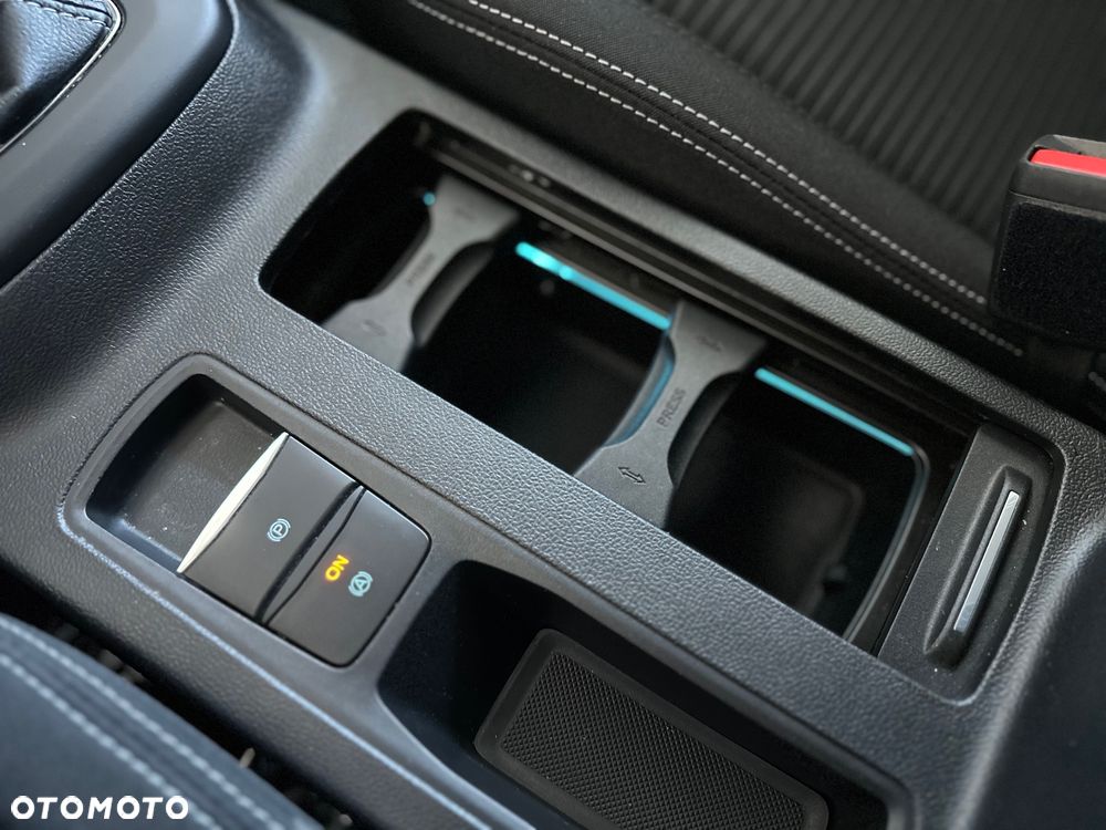 Ford Focus 1.0 EcoBoost Titanium X - 32