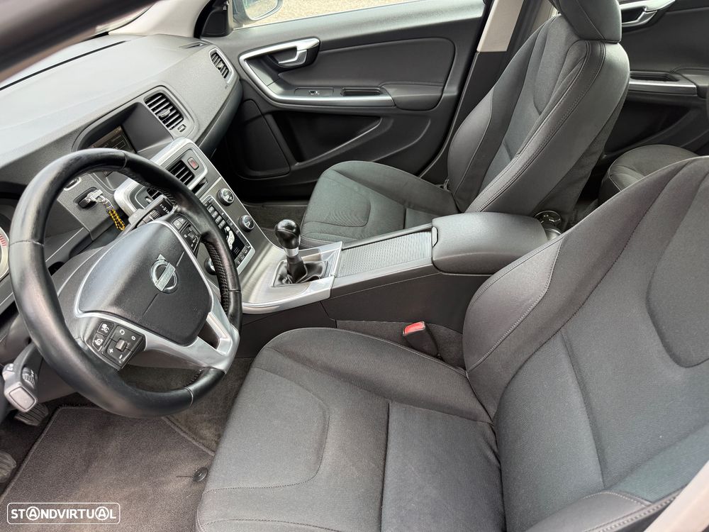 Volvo S60 2.0 D3 Momentum Start/Stop - 13