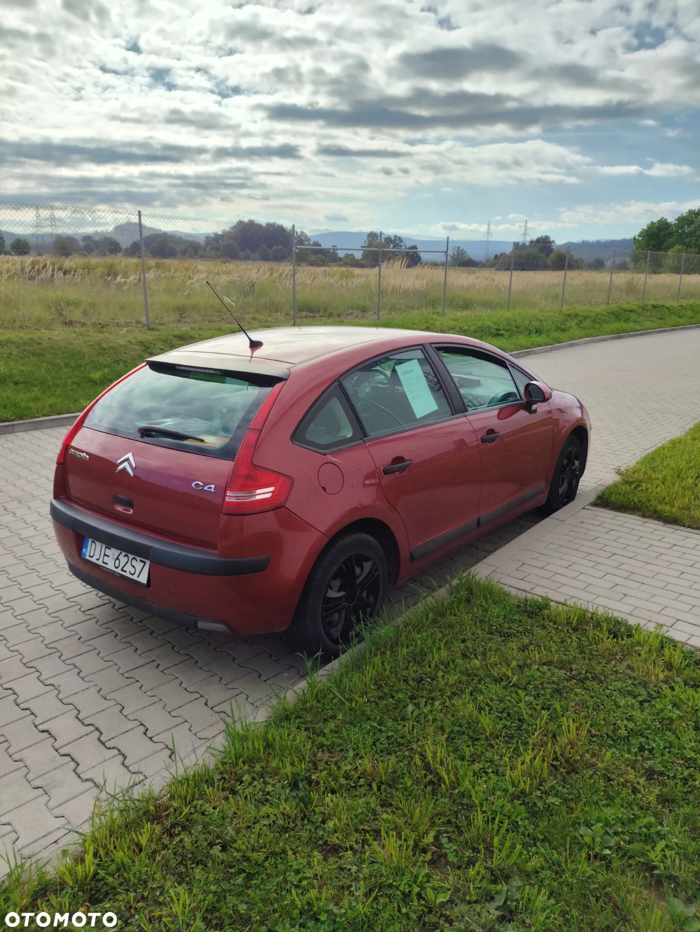 Citroën C4 1.4 16V X - 8