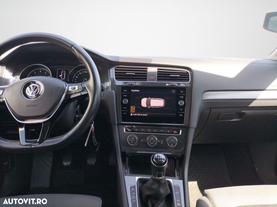 Volkswagen Golf - 16
