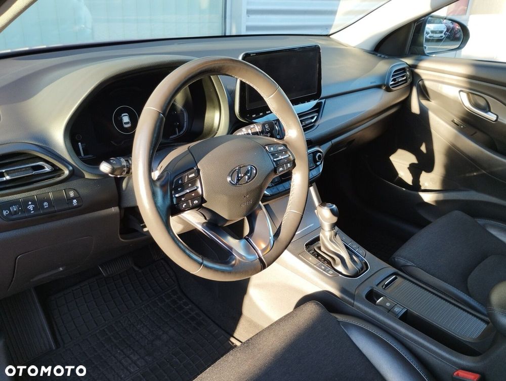 Hyundai i30 1.5 T-GDI 48V Executive DCT - 9