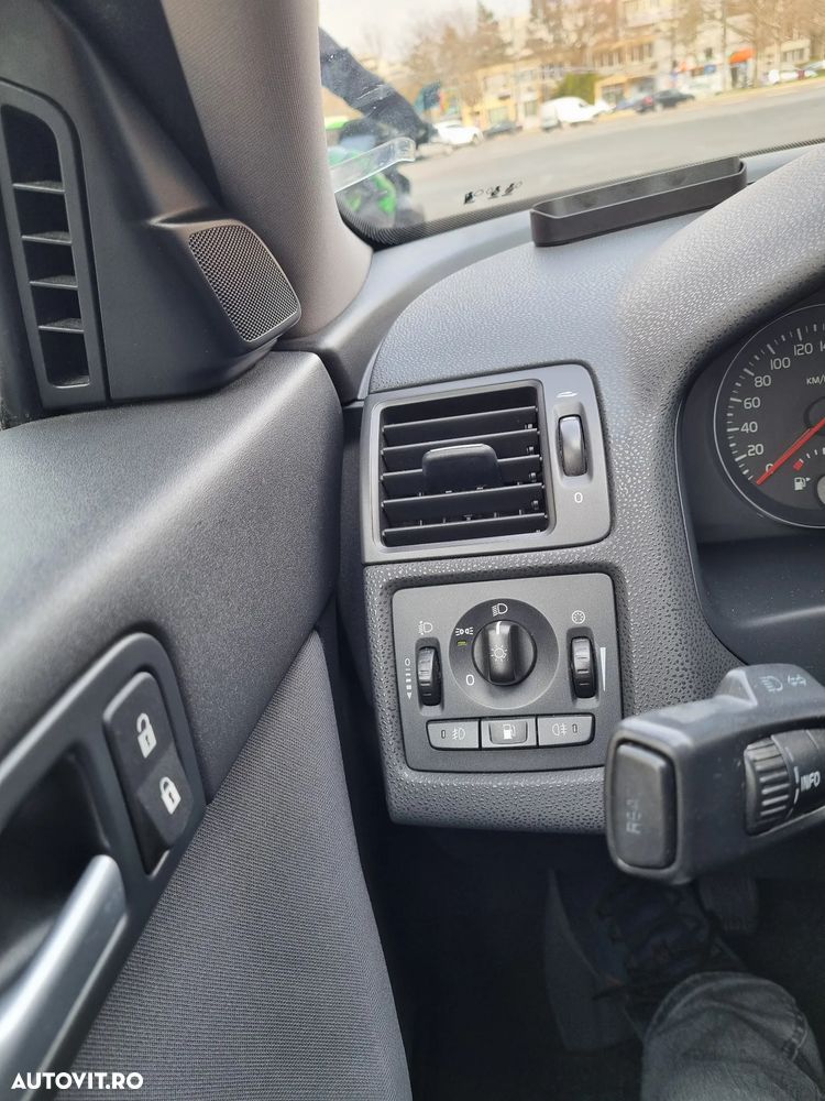 Volvo V50 1.6 D Momentum - 3