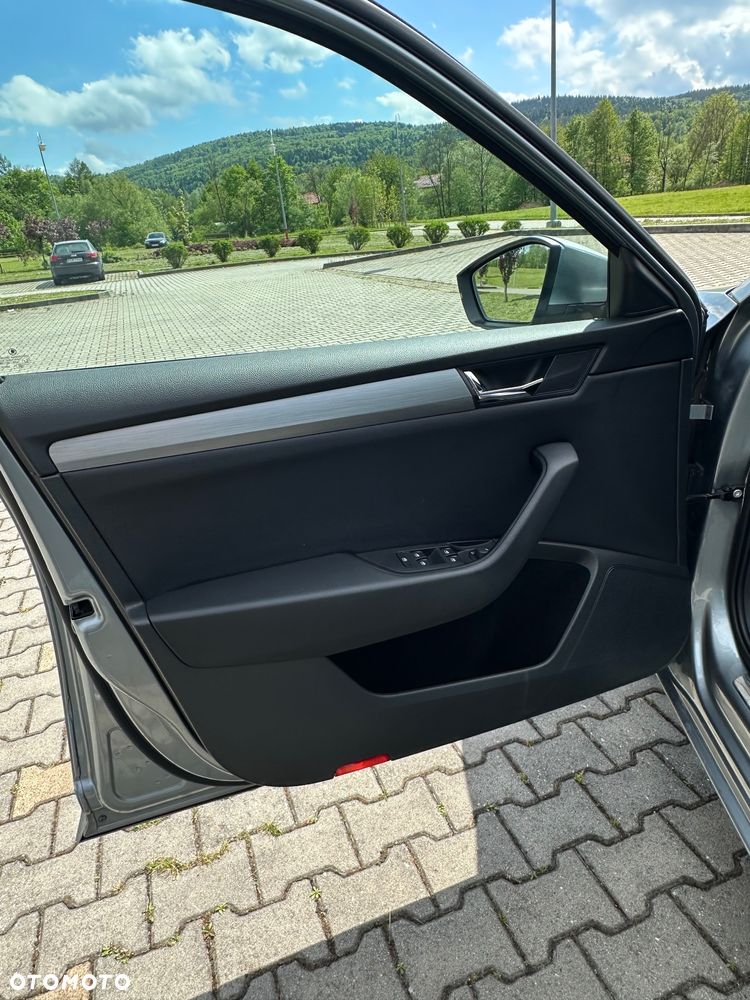 Skoda Superb 2.0 TDI Active DSG - 18
