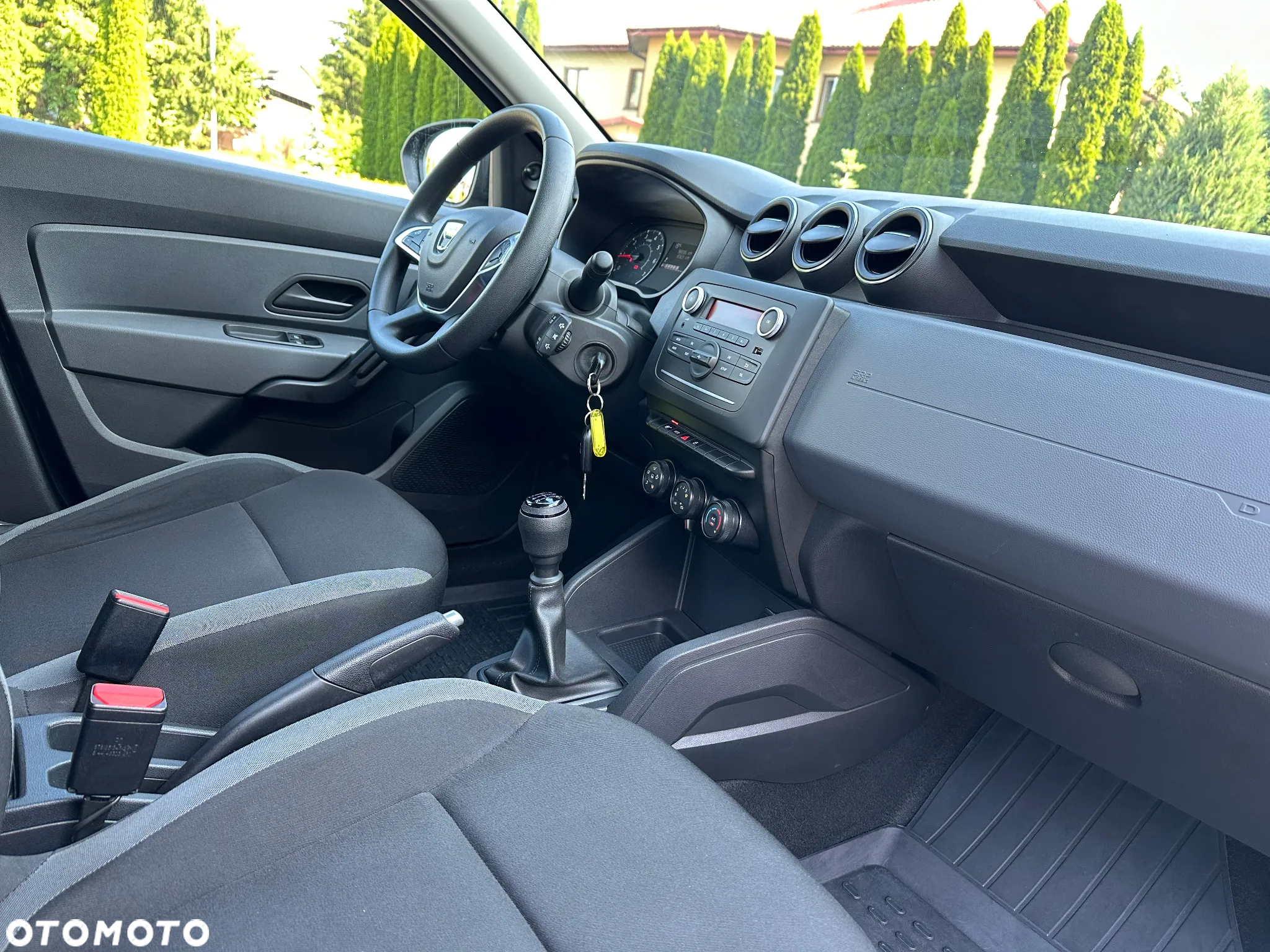 Dacia Duster 1.6 SCe Laureate S&S - 17