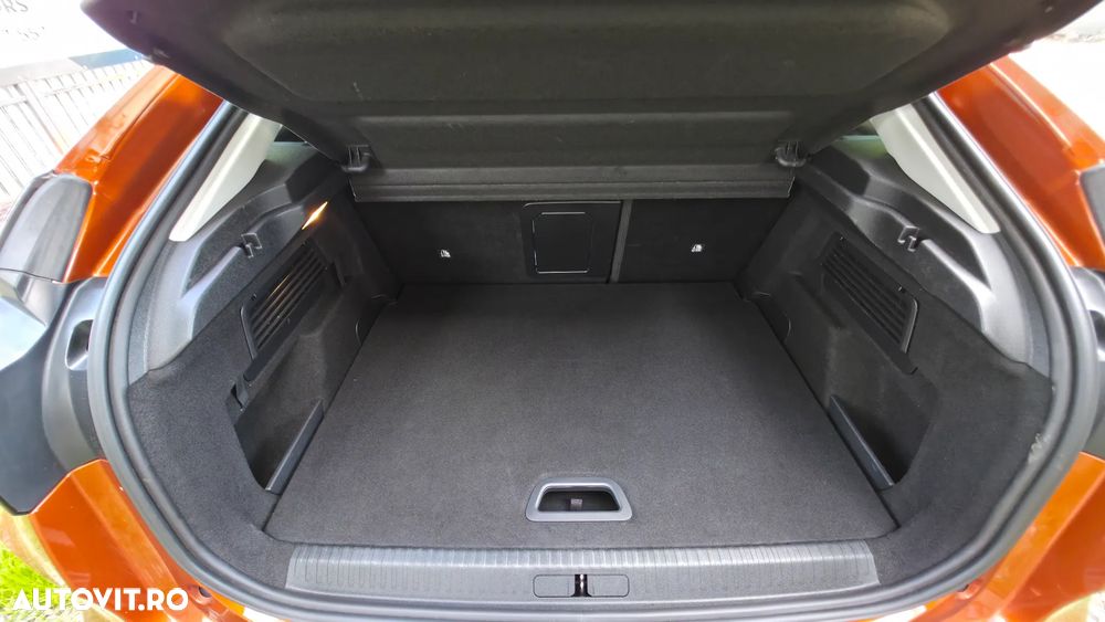 Citroën C4 PureTech 130 Stop&Start EAT8 SHINE - 20