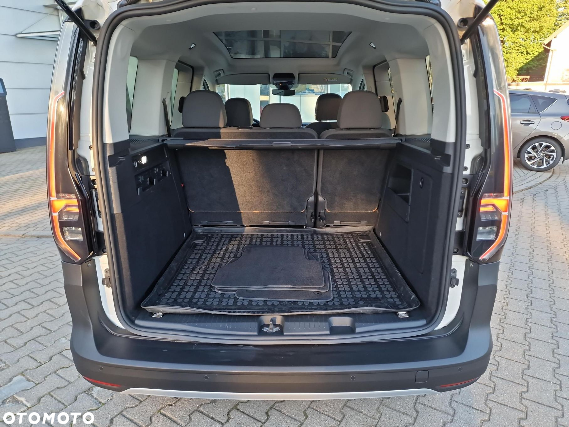 Volkswagen Caddy 2.0 TDI PanAmericana DSG - 17