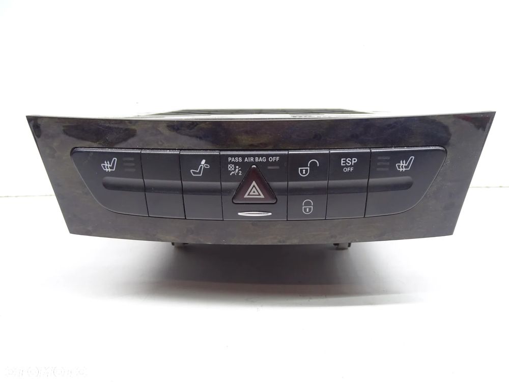 Mercedes E W211 Panel zmieniarka 2116800552 - 1