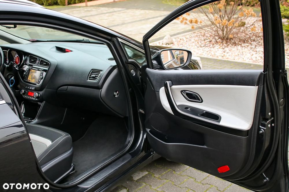 Kia Ceed 1.6 CRDi 128 Platinum Edition - 21