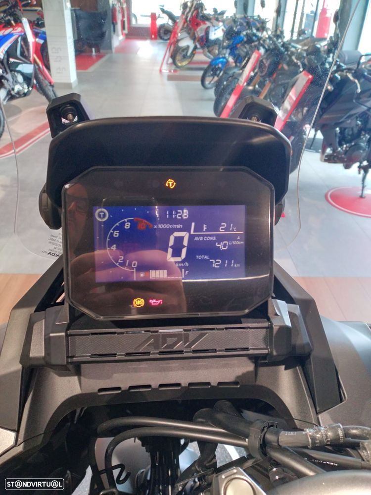 Honda ADV 350 - 10