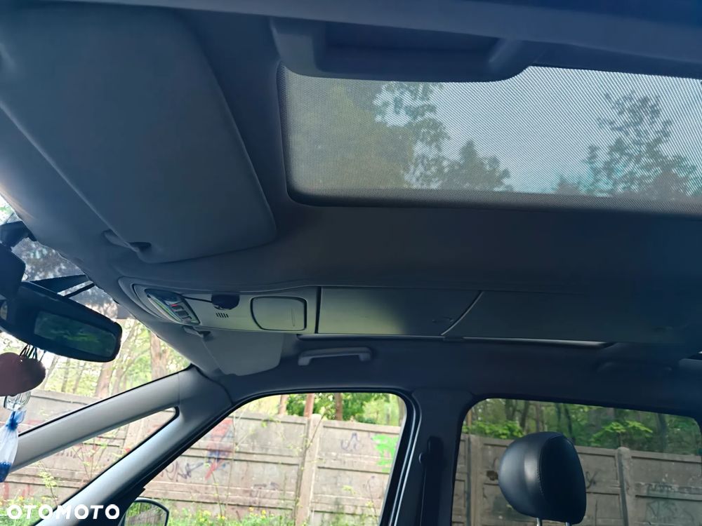 Ford Galaxy 2.0 TDCi Ghia - 17