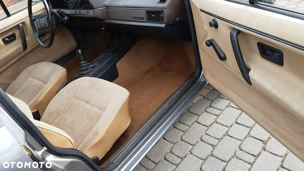 Volkswagen Passat - 20