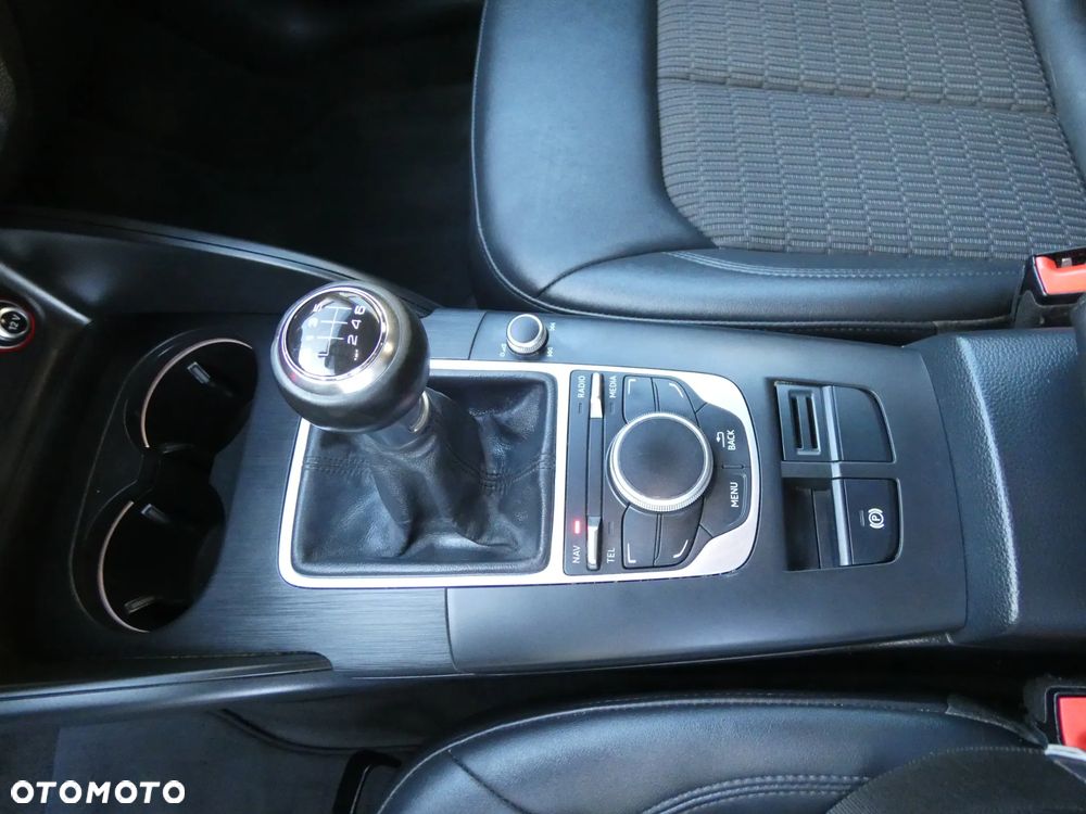 Audi A3 Sportback 1.6 TDI (clean diesel) S line Sportpaket - 36