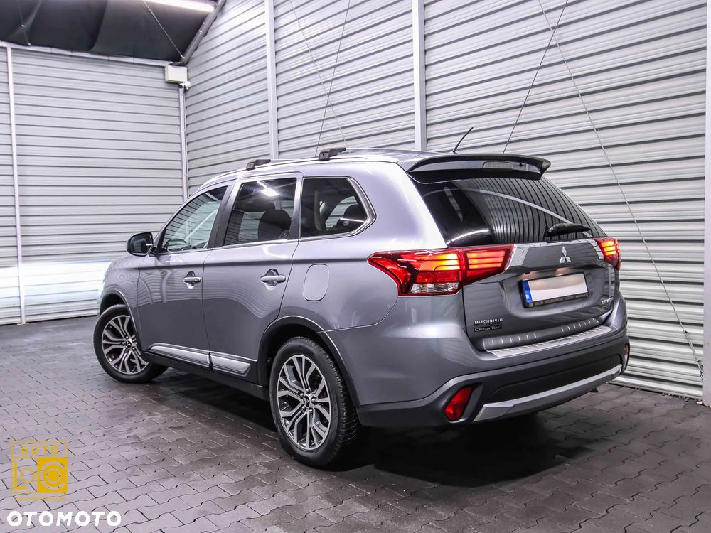 Mitsubishi Outlander 2.0 Instyle Navi 4WD CVT - 4