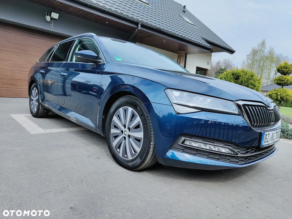 Skoda Superb 2.0 TDI DSG Premium Edition - 32
