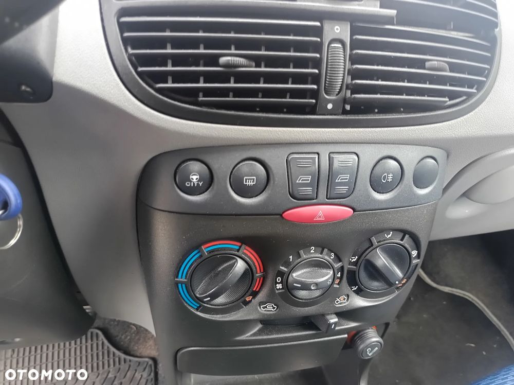 Fiat Punto 1.2 8V ELX - 4