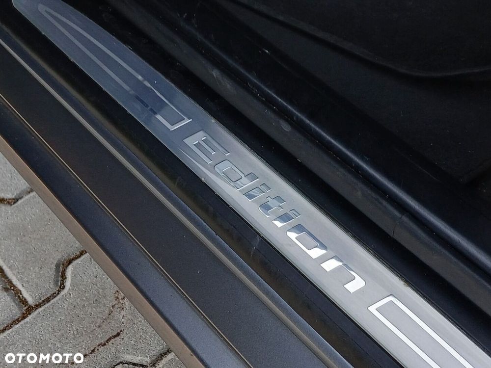 BMW Seria 5 540i - 39