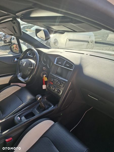 DS Automobiles DS 4 - 24