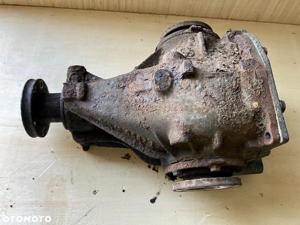 DYFER BMW E32 V8 M60 730i DYFERENCJAŁ 3,23 - 11
