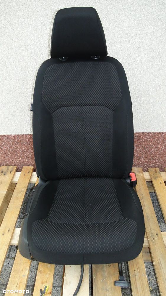 VW PASSAT B7 FOTEL PRAWY PASAŻERA EUROPA - 1