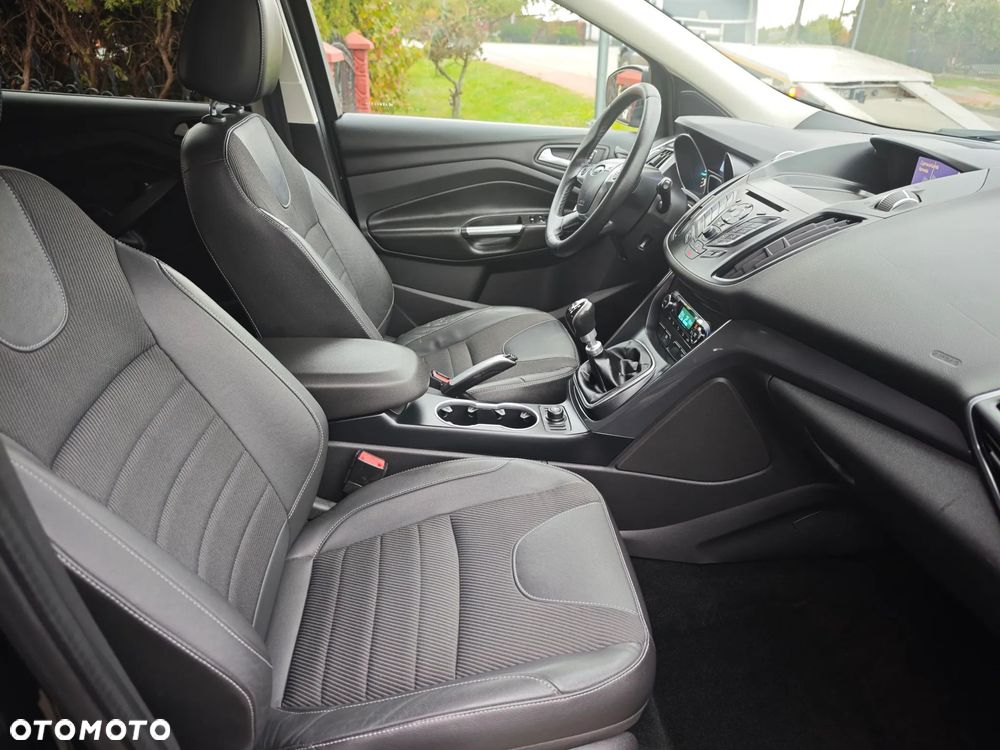 Ford Kuga 2.0 TDCi 2x4 Titanium - 14