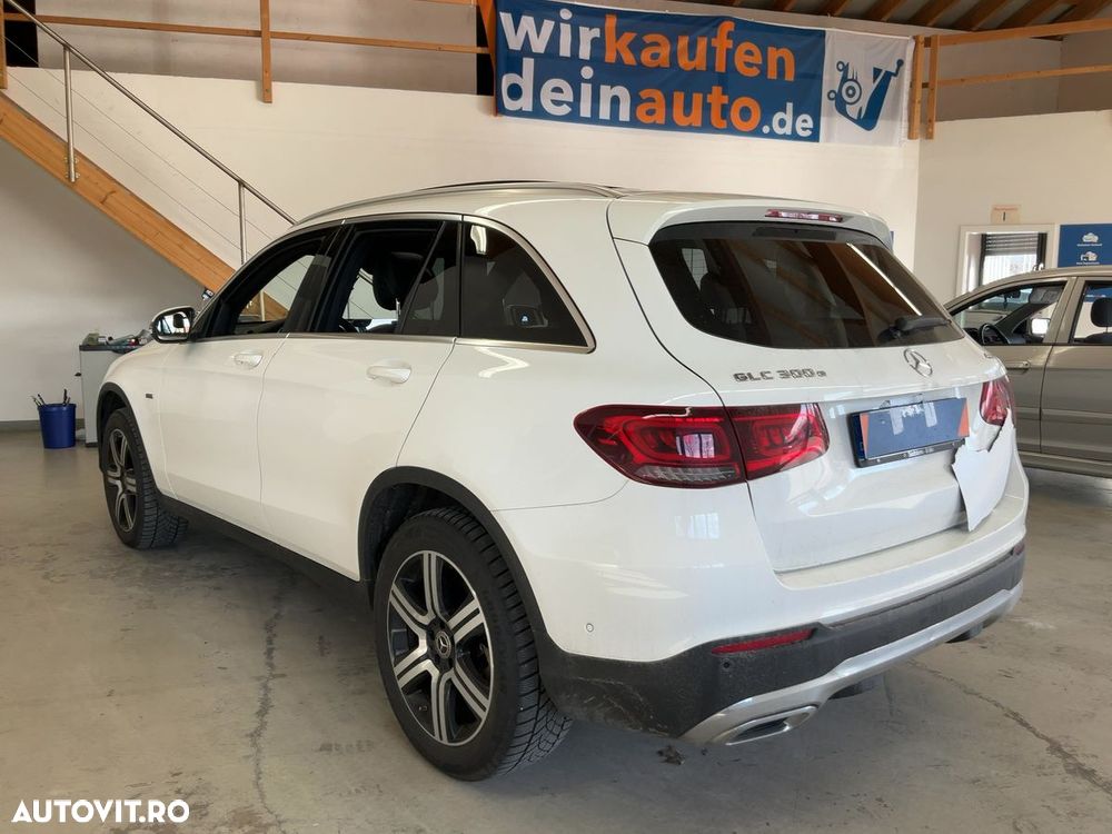 Mercedes-Benz GLC 300 e 4Matic 9G-TRONIC - 2