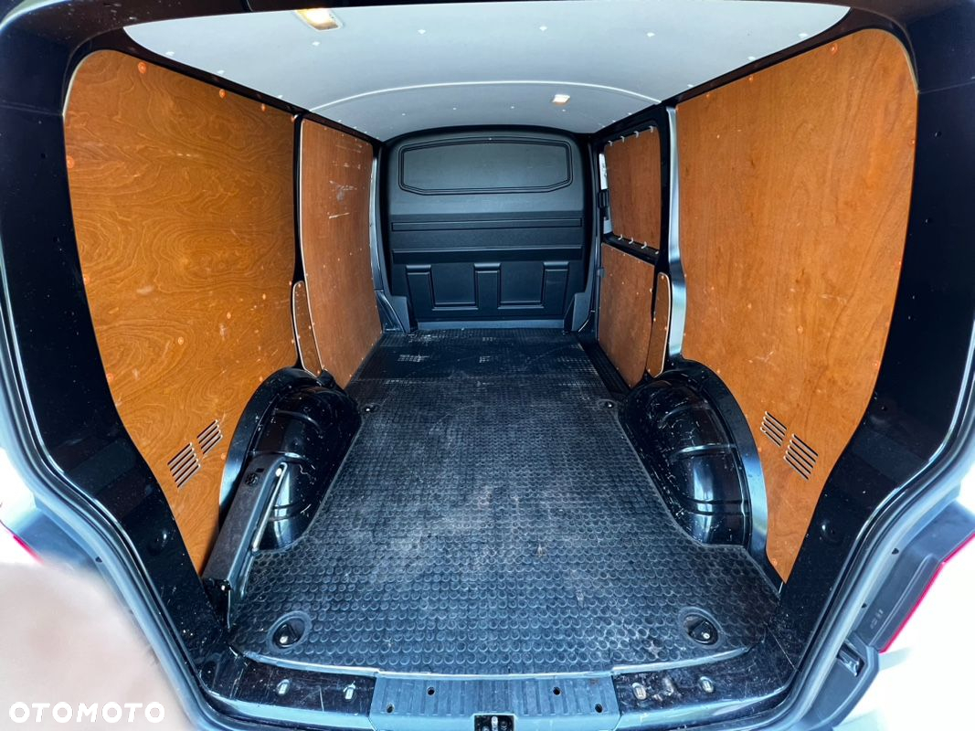 Volkswagen Transporter - 10