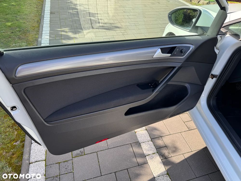 Volkswagen Golf - 12