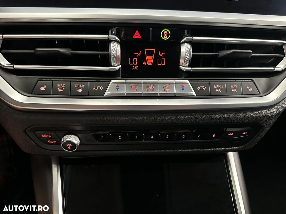 BMW Seria 3 318d Touring - 18