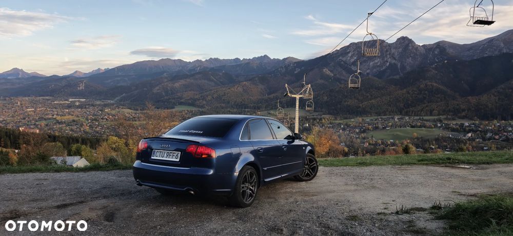 Audi A4 Limousine - 11