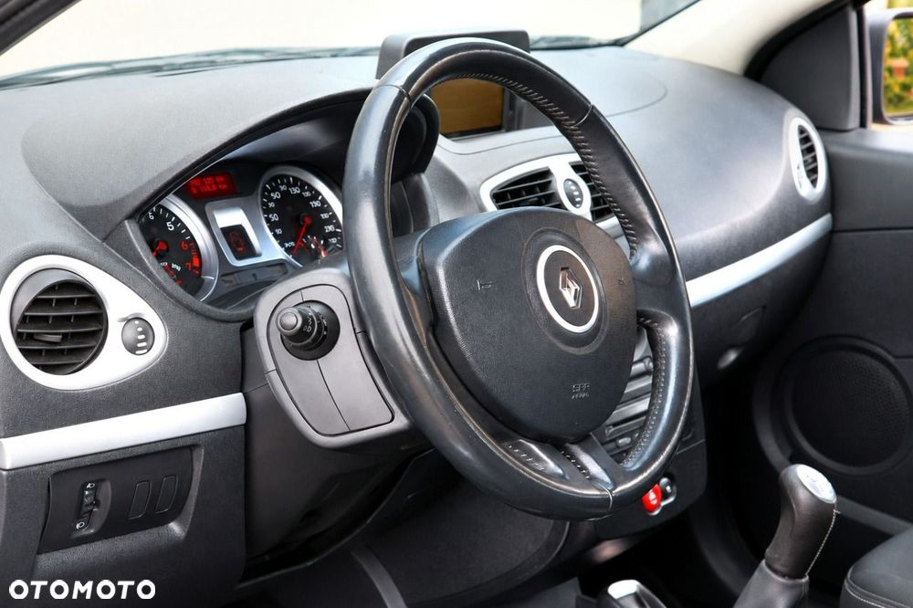 Renault Clio - 10