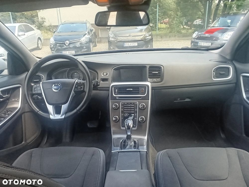 Volvo V60 D3 Geartronic Momentum - 8
