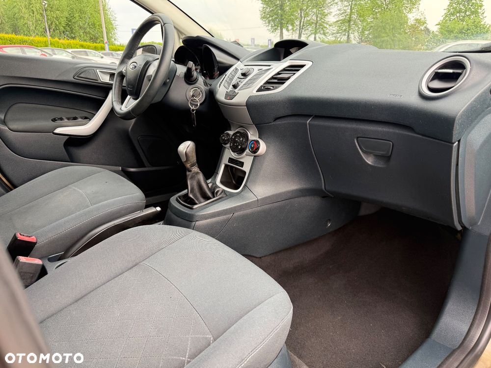Ford Fiesta 1.25 Titanium EU5 - 34