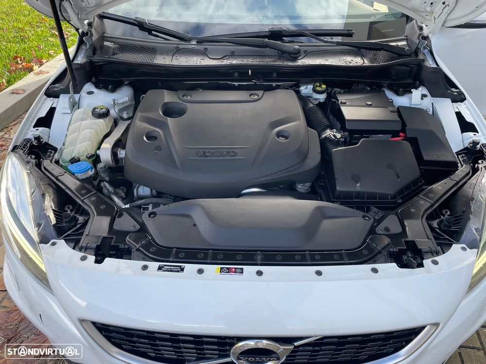 Volvo V40 2.0 D2 R-Design - 11