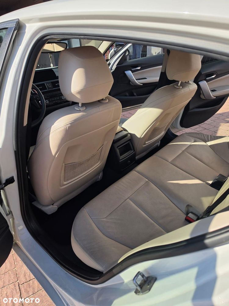 BMW Seria 1 118i Sport Line - 5