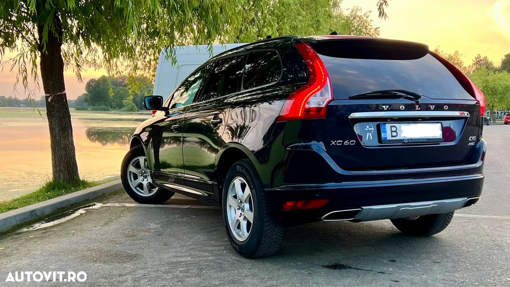Volvo XC 60 D5AWD Momentum - 2