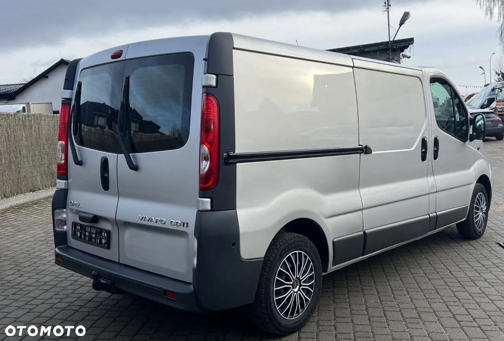Opel Vivaro Blaszak - 2