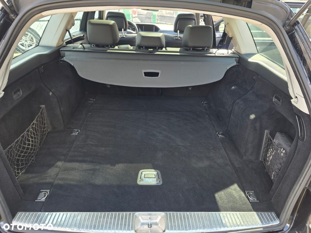 Mercedes-Benz Klasa E 350 CDI DPF BlueEFFICIENCY 7G-TRONIC Avantgarde - 24