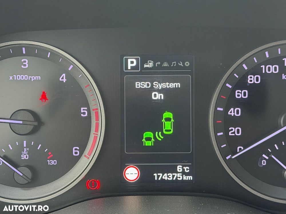 Hyundai Tucson 2.0 CRDI 4WD 6AT Premium+ - 17