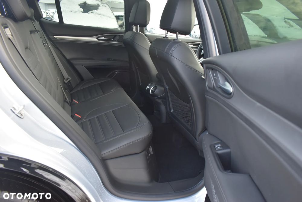 Alfa Romeo Stelvio 2.0 Turbo Veloce Q4 - 16