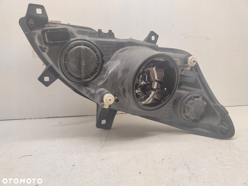 MERCEDES BENZ VITO/VIANO W639 H7 LAMPA LEWY PRZÓD A6398201861 - 6