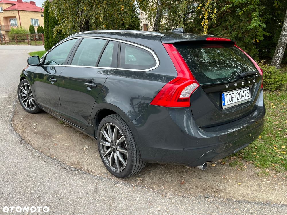 Volvo V60 D2 Summum - 3