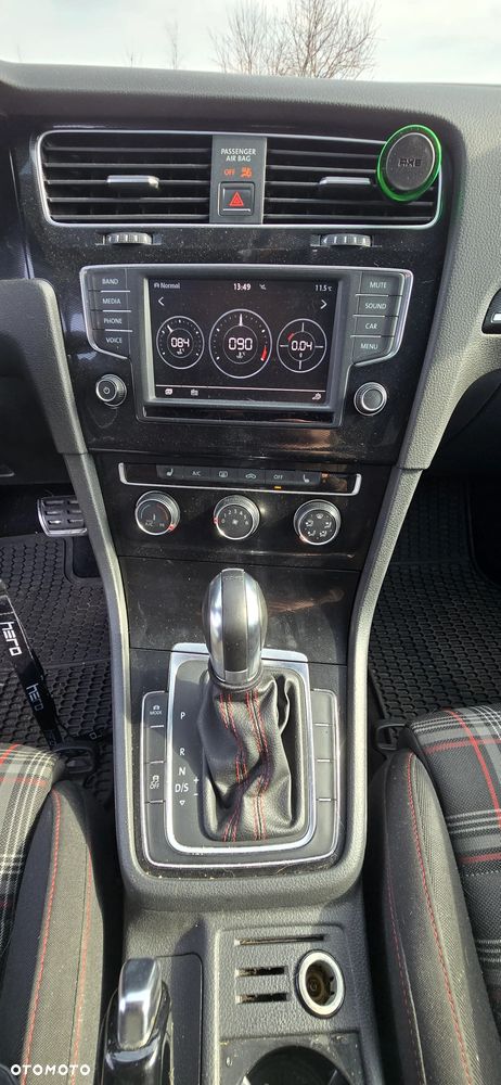Volkswagen Golf GTI (BlueMotion Technology) DSG - 23