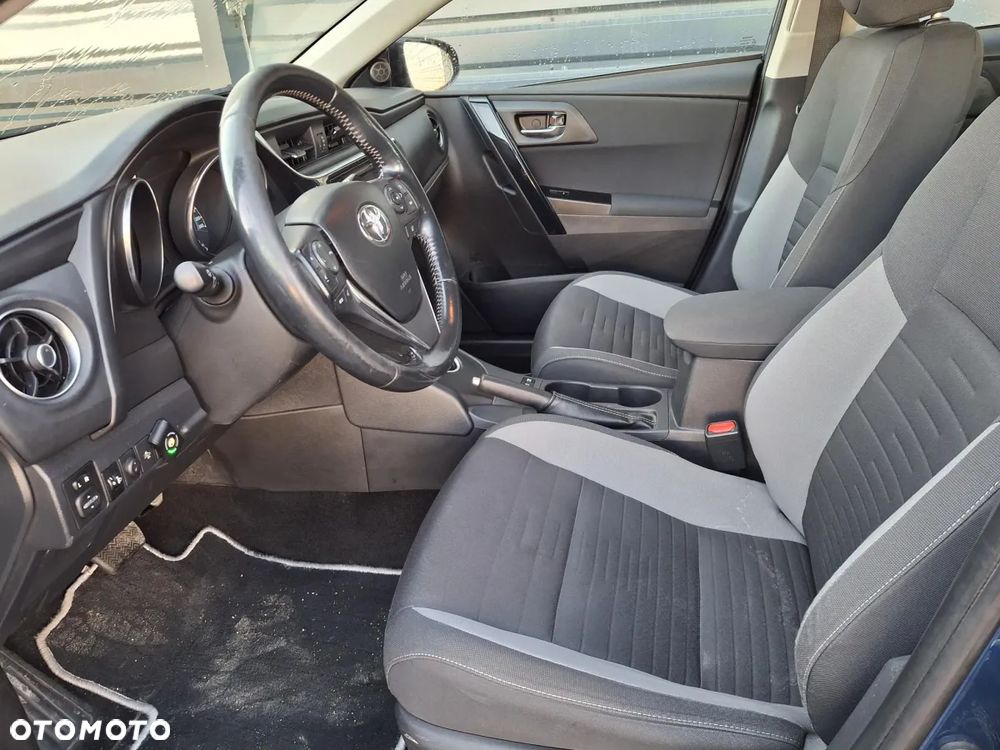 Toyota Auris Hybrid 135 Premium - 11
