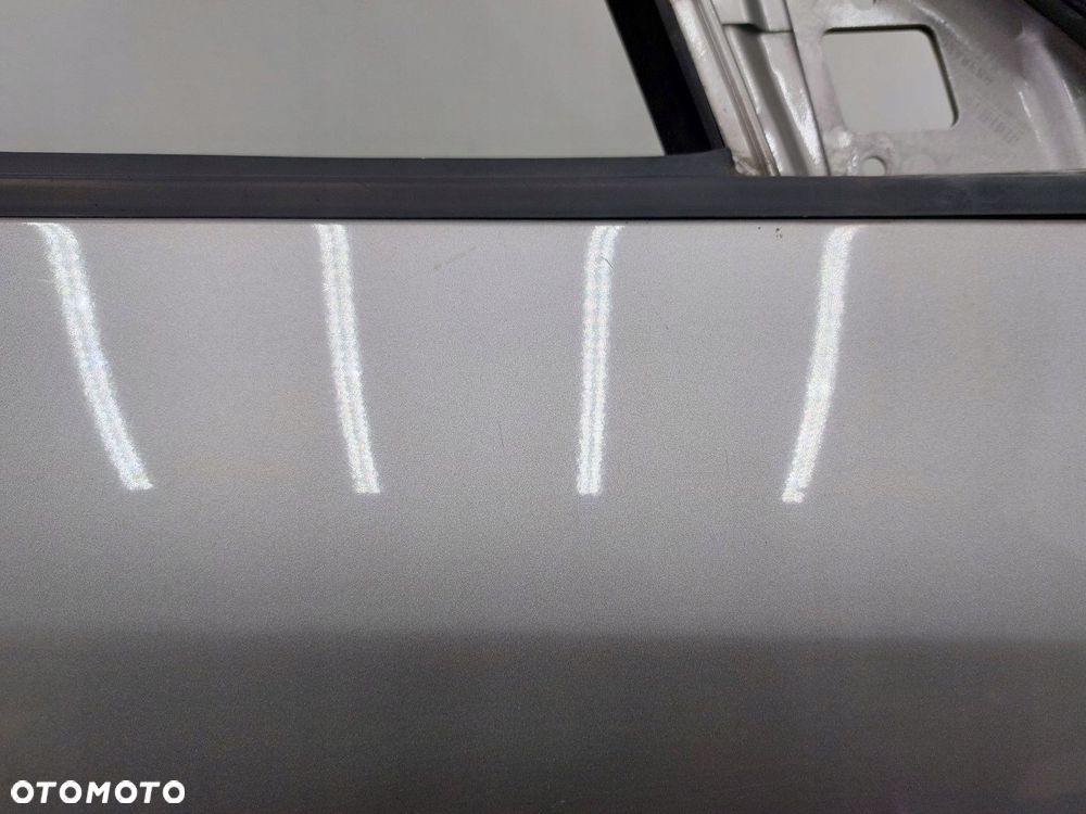 Drzwi przednie prawe przód Skoda Roomster 2006-2010 R NR.LAK: LF8H - 6