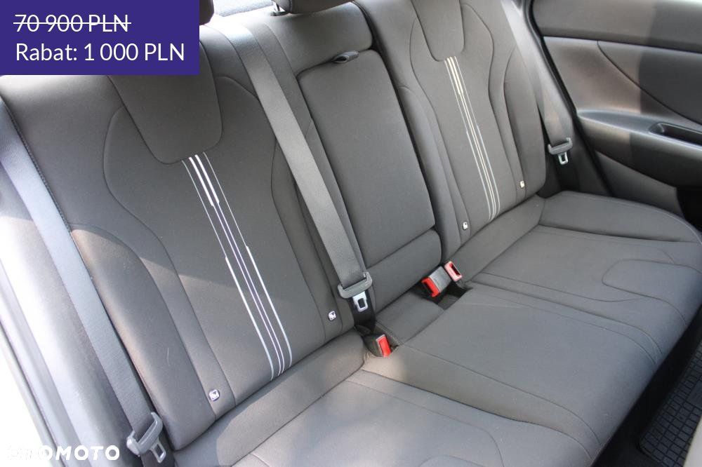 Hyundai Elantra - 14