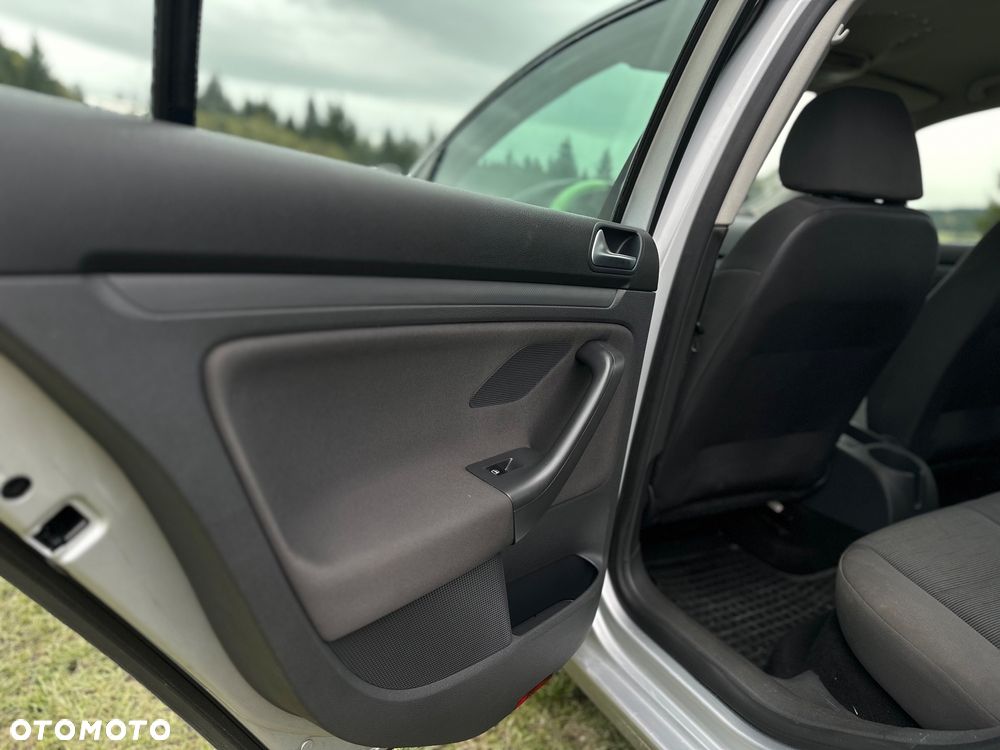 Volkswagen Golf V 1.9 TDI Comfortline - 19